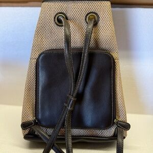 Crazy Horse‎ by Liz Claiborne EUC Textured Woven Back-Pack/Handbag Faux Leather